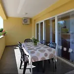 Apartment Una بولا