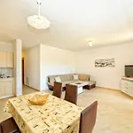 Apartamento Apartment Una *
